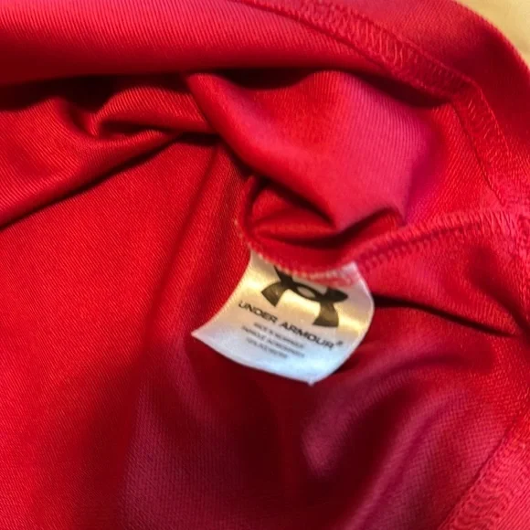 Under Armour long sleeve shirt. Mens size Medium - Picture 12 of 13